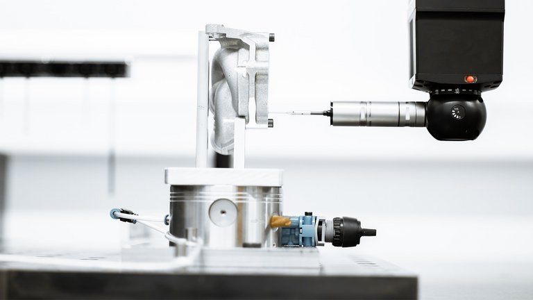 Scherzinger Pump Technology Nordamerika Bild von der Bearbeitung einer Zahnradpumpe im Standort Nordamerika.