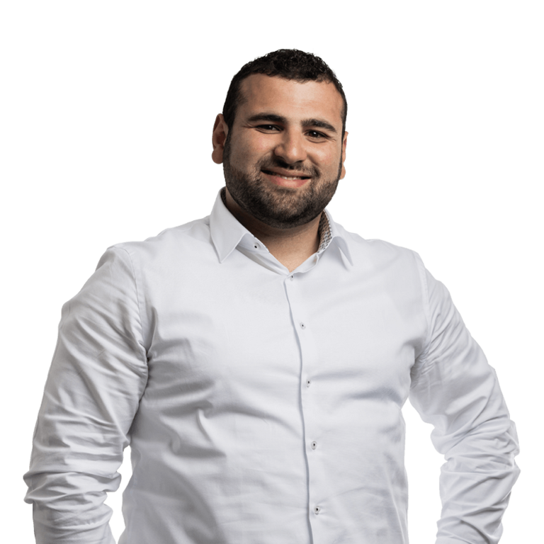 SCHERZINGER Ansprechpartner Sinan Alüste Bild von Sinan Alüste, einem Ansprechpartner und Pumpen-Experten von SCHERZINGER Pumpen.